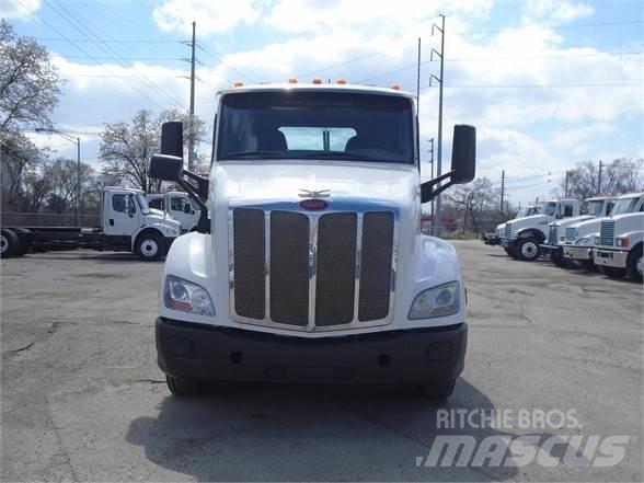 Peterbilt 579 وحدات الجر