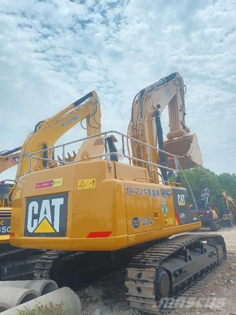 CAT 349 حفارات زحافة