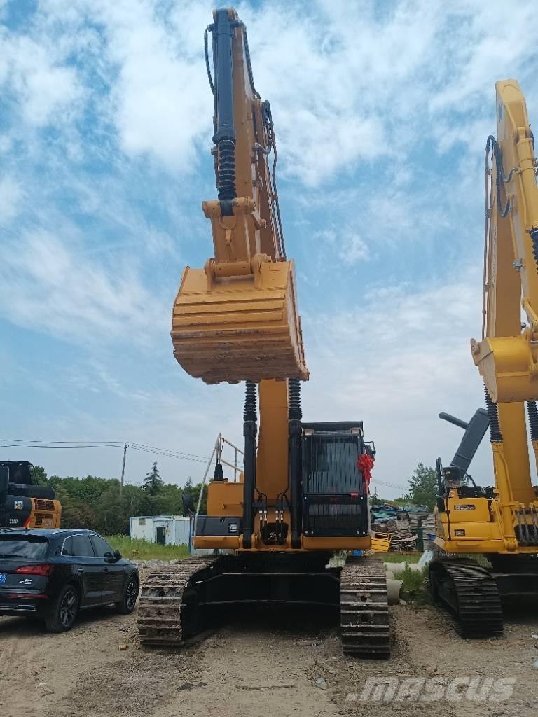 CAT 349 حفارات زحافة