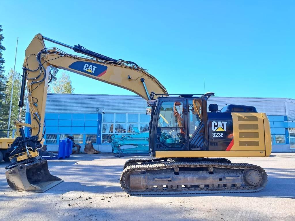CAT 323 E حفارات زحافة