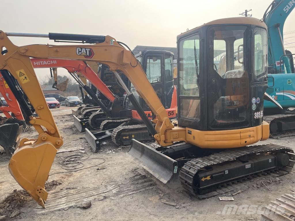 CAT 303 حفارات صغيرة أقل من 7 طن (حفارات صغيرة)