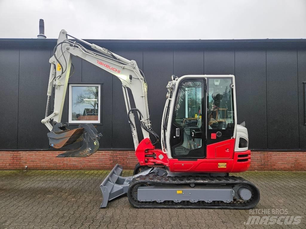 Takeuchi TB250-2 مناولات المخلفات / مناولات صناعية