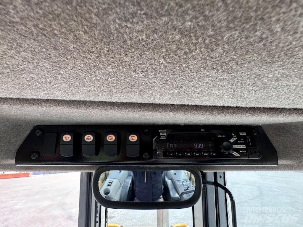 CAT D6N XL بلدوزرات مجنزرة