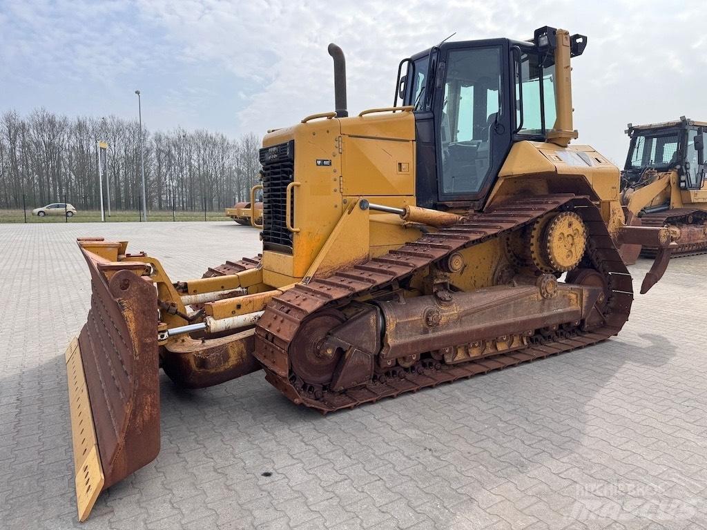 CAT D6N XL بلدوزرات مجنزرة