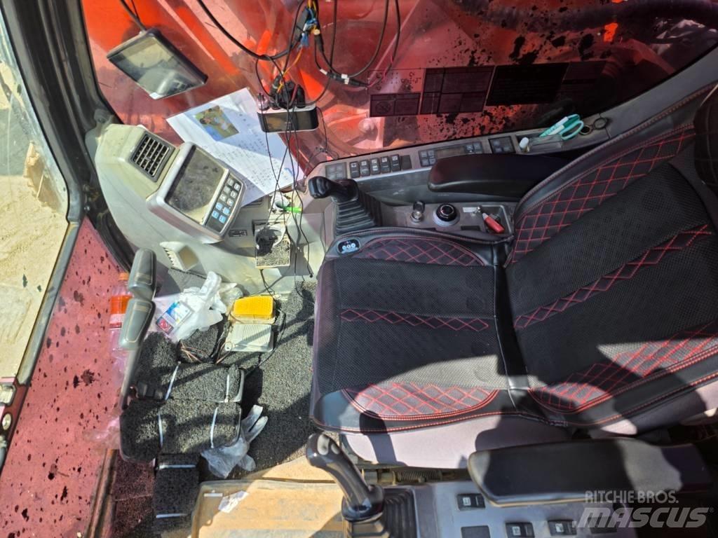 Doosan DX 300 LCA حفارات زحافة