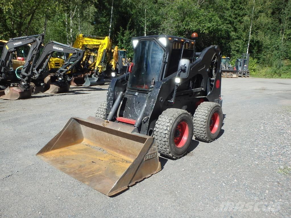 Bobcat S 300 لوادر انزلاقية التوجيه