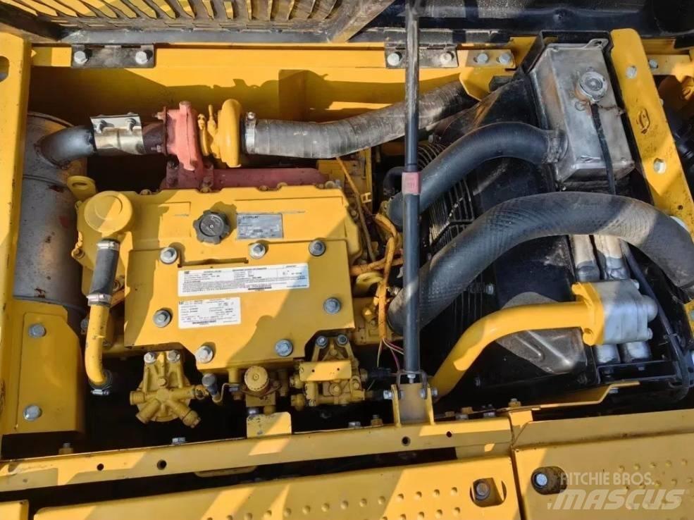 CAT 312 D حفارات زحافة
