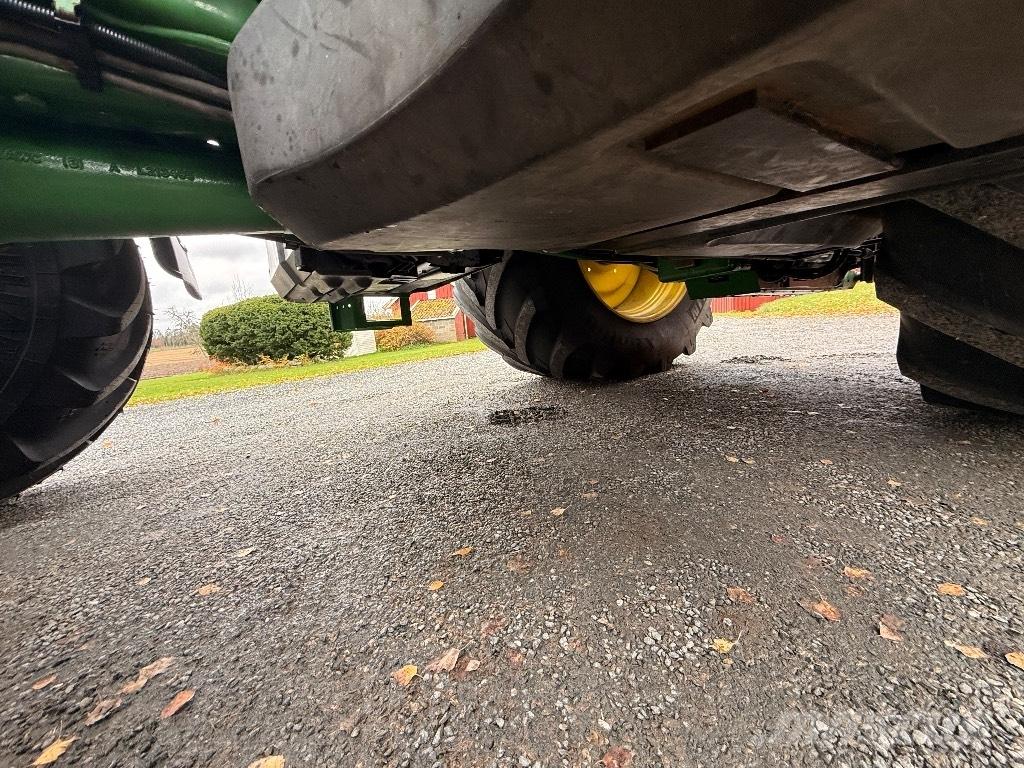 John Deere 6155 R الجرارات