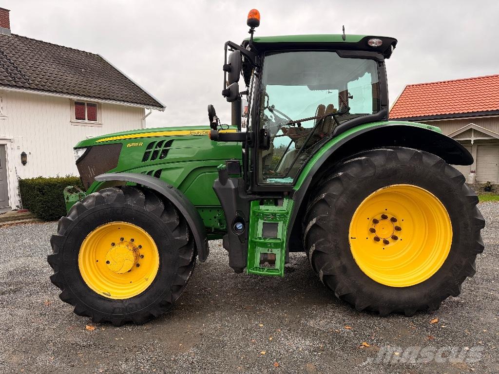 John Deere 6155 R الجرارات