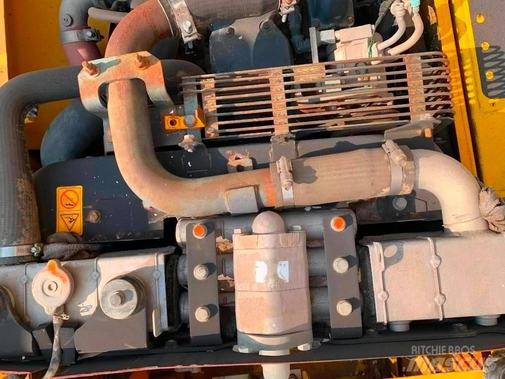 Komatsu PC 240 حفارات زحافة