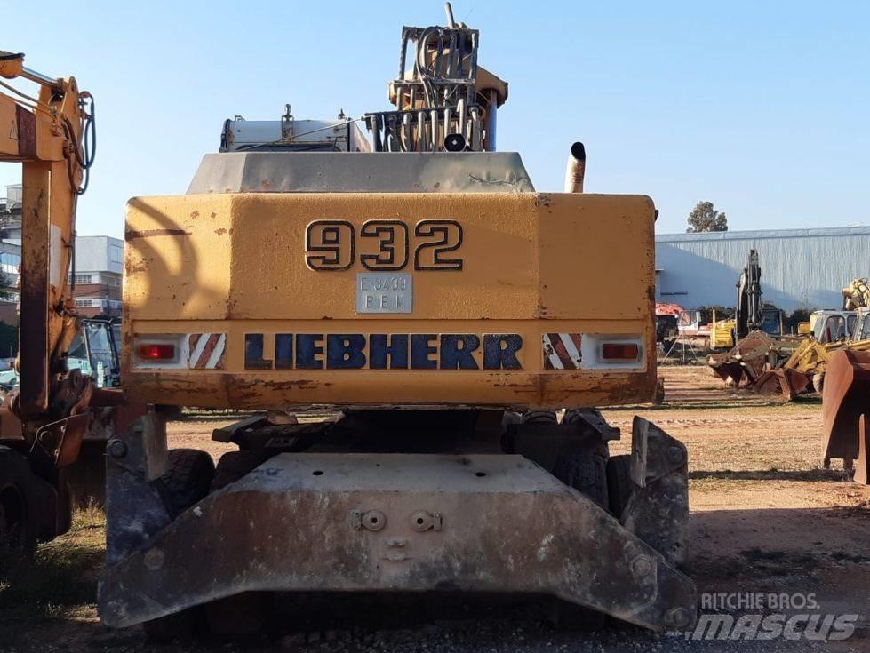 Liebherr A 932 حفارات بعجل