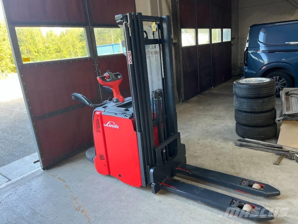 Linde D 14 AP شاحنات مناولة ذاتية الدفع