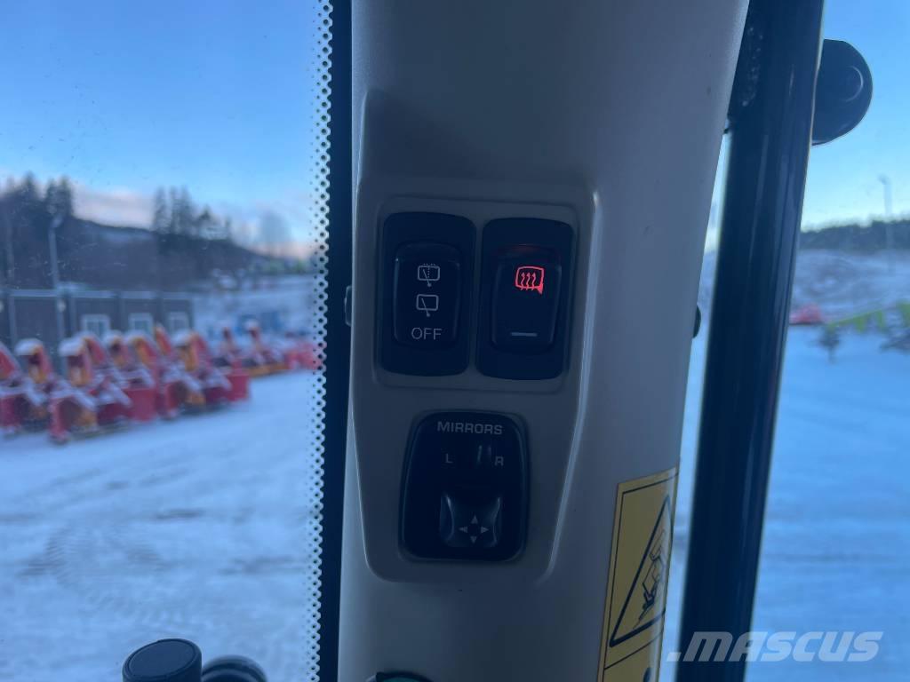 Massey Ferguson 7718 الجرارات