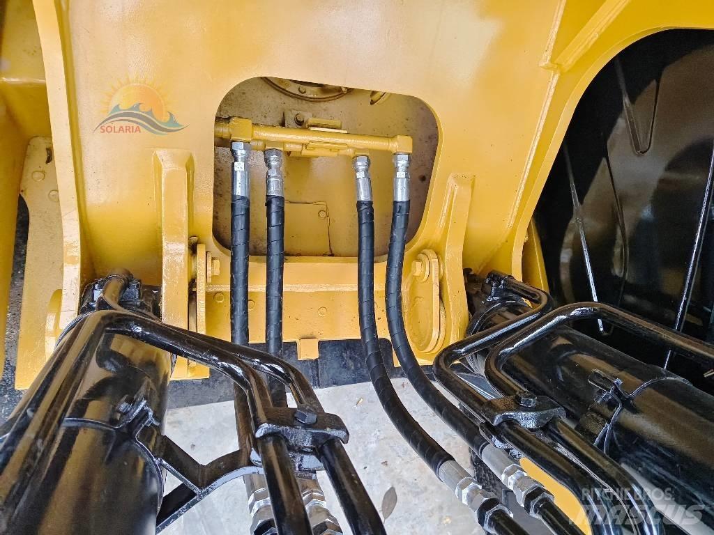 CAT 330 D 2L حفارات زحافة