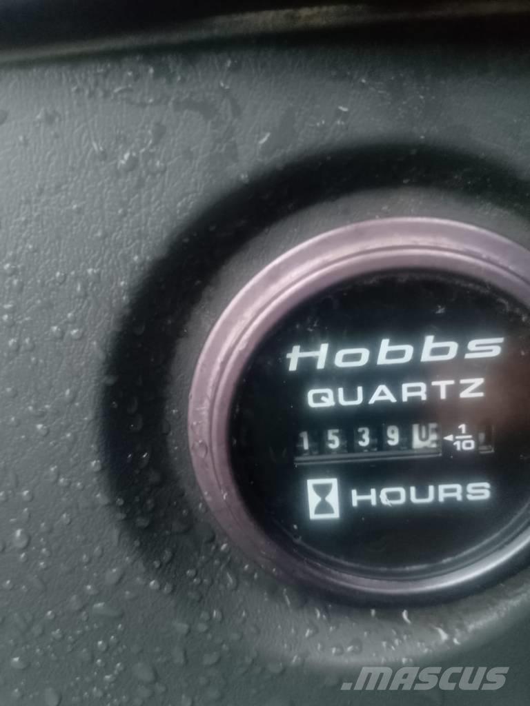 Hyundai 140W-7A حفارات بعجل