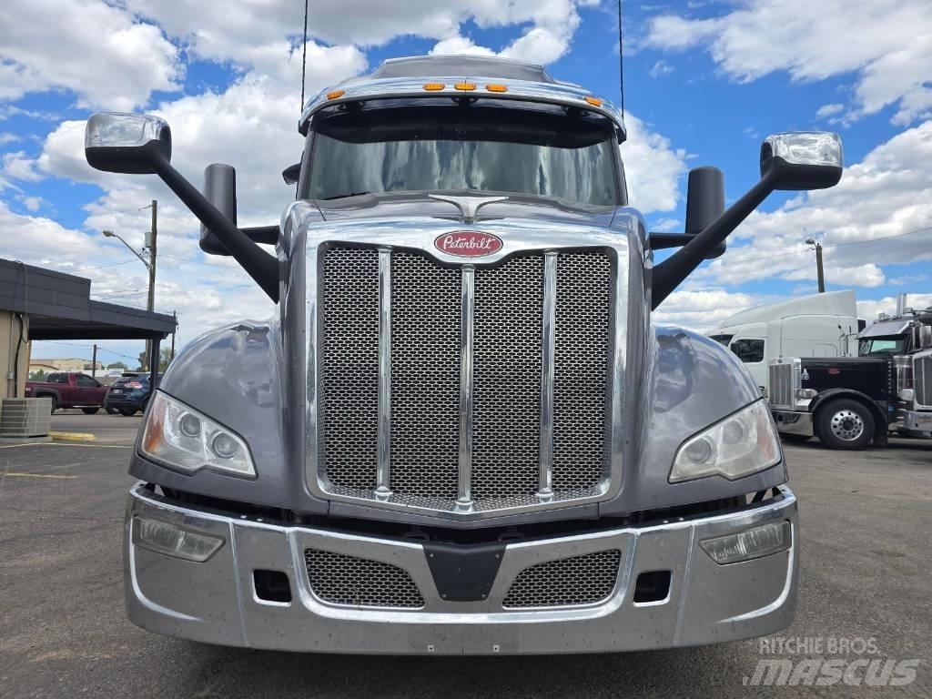 Peterbilt 579 وحدات الجر