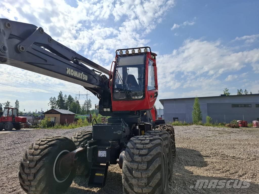 Komatsu 931 XC حصادات
