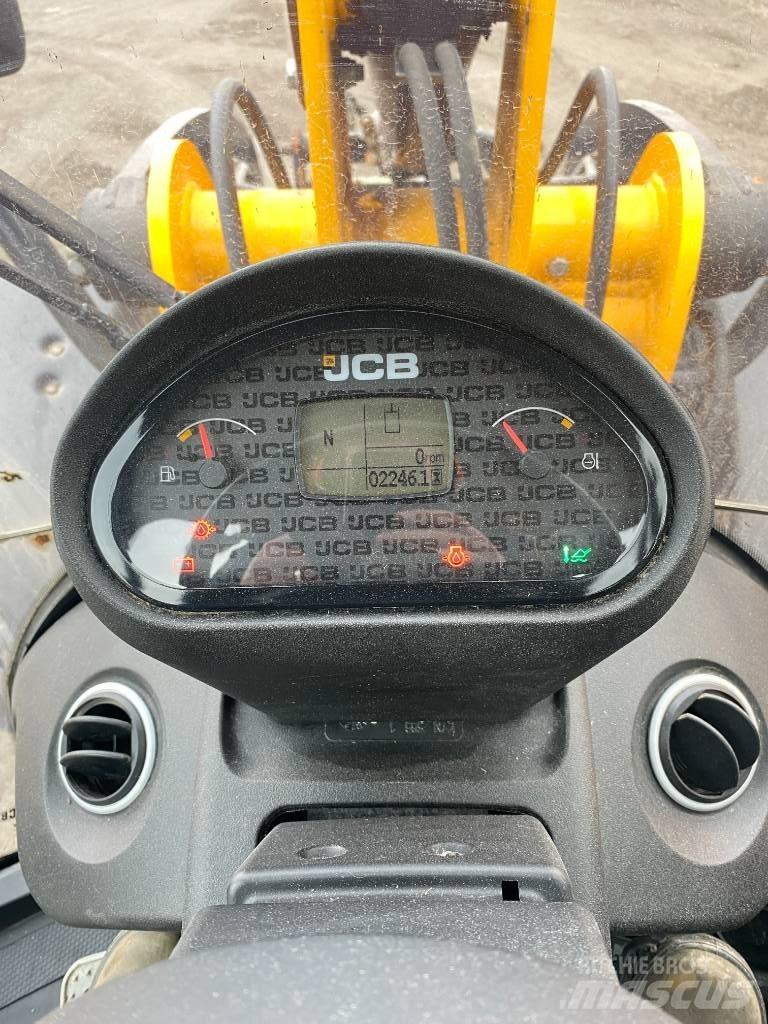 JCB 409 معدات مناولة لأغراض الزراعة
