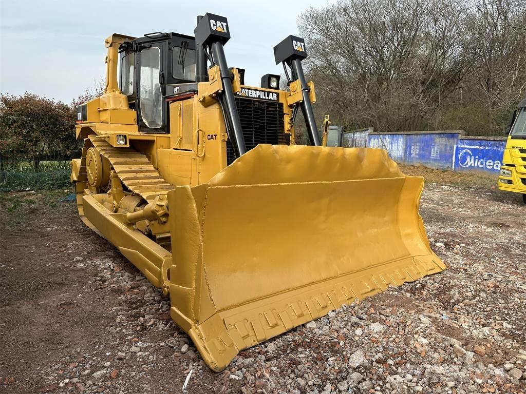 CAT D 7 H بلدوزرات مجنزرة