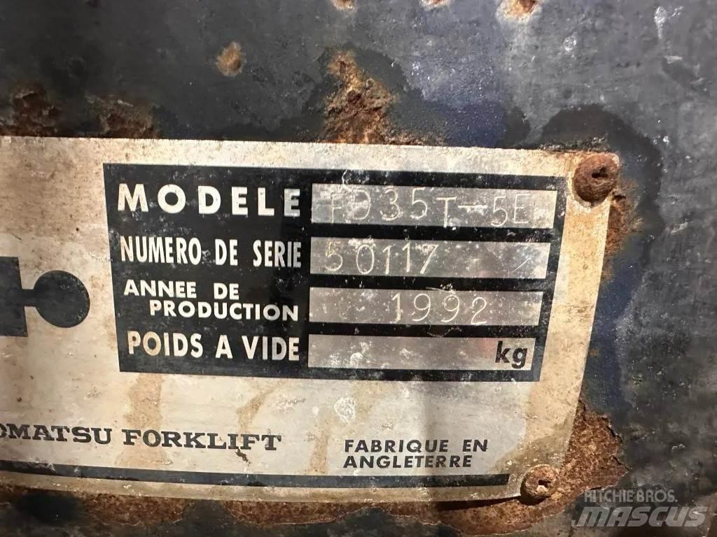 Komatsu FD 35 شاحنات الديزل