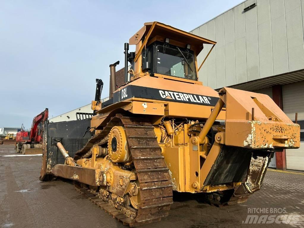 CAT D 8 L بلدوزرات مجنزرة