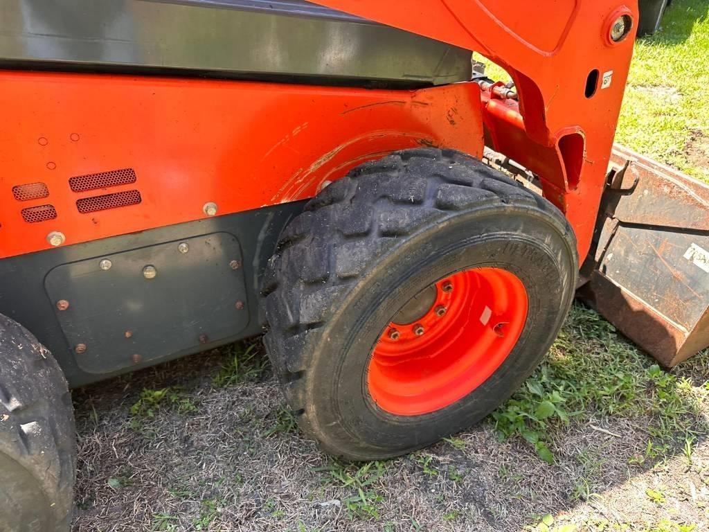 Kubota SSV 75 لوادر انزلاقية التوجيه