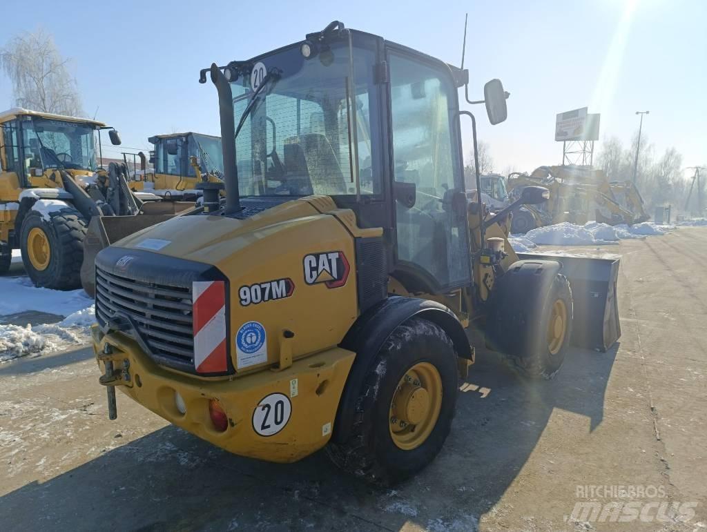 CAT 907 M لوادر بعجل