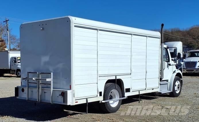 Freightliner M2 شاحنات نقل المشروبات