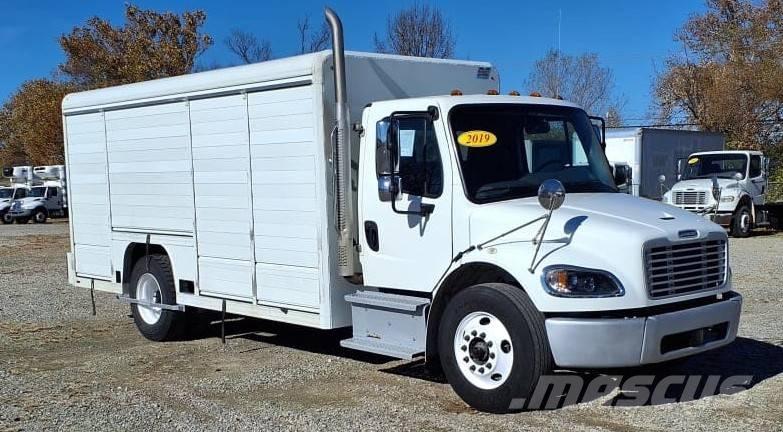 Freightliner M2 شاحنات نقل المشروبات