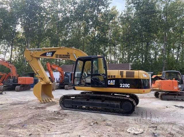 CAT 320C حفارات زحافة