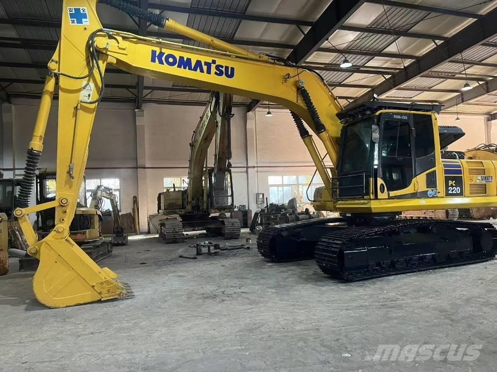 Komatsu PC 220-8N1 حفارات زحافة
