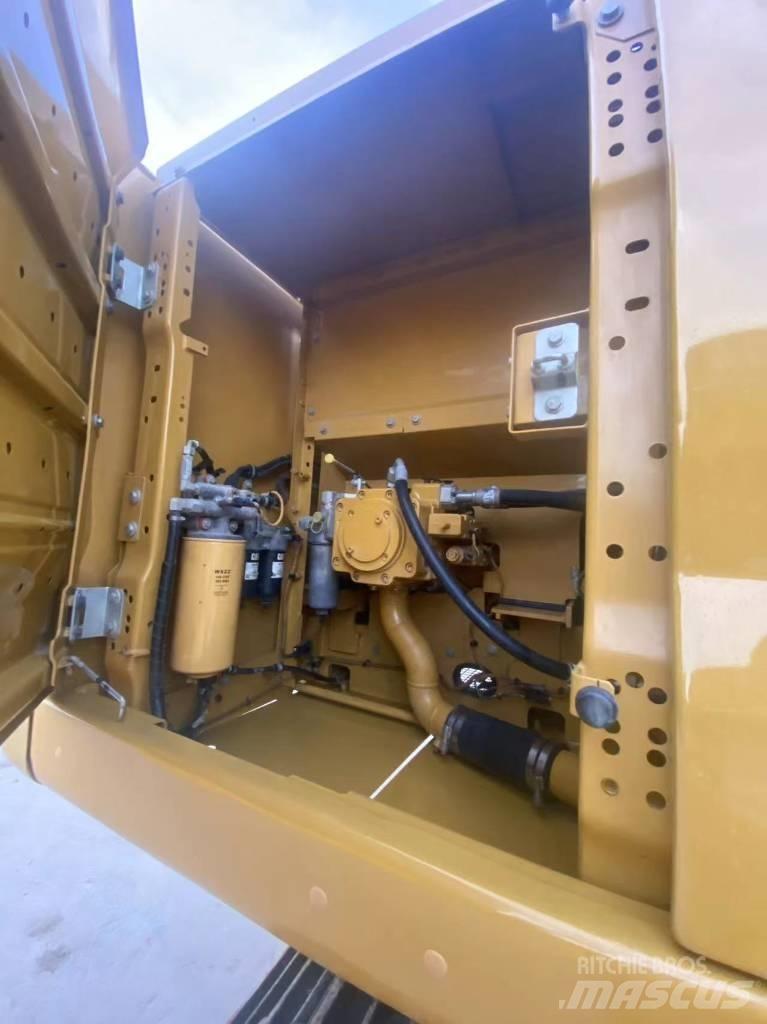CAT CAT320GC حفارات زحافة