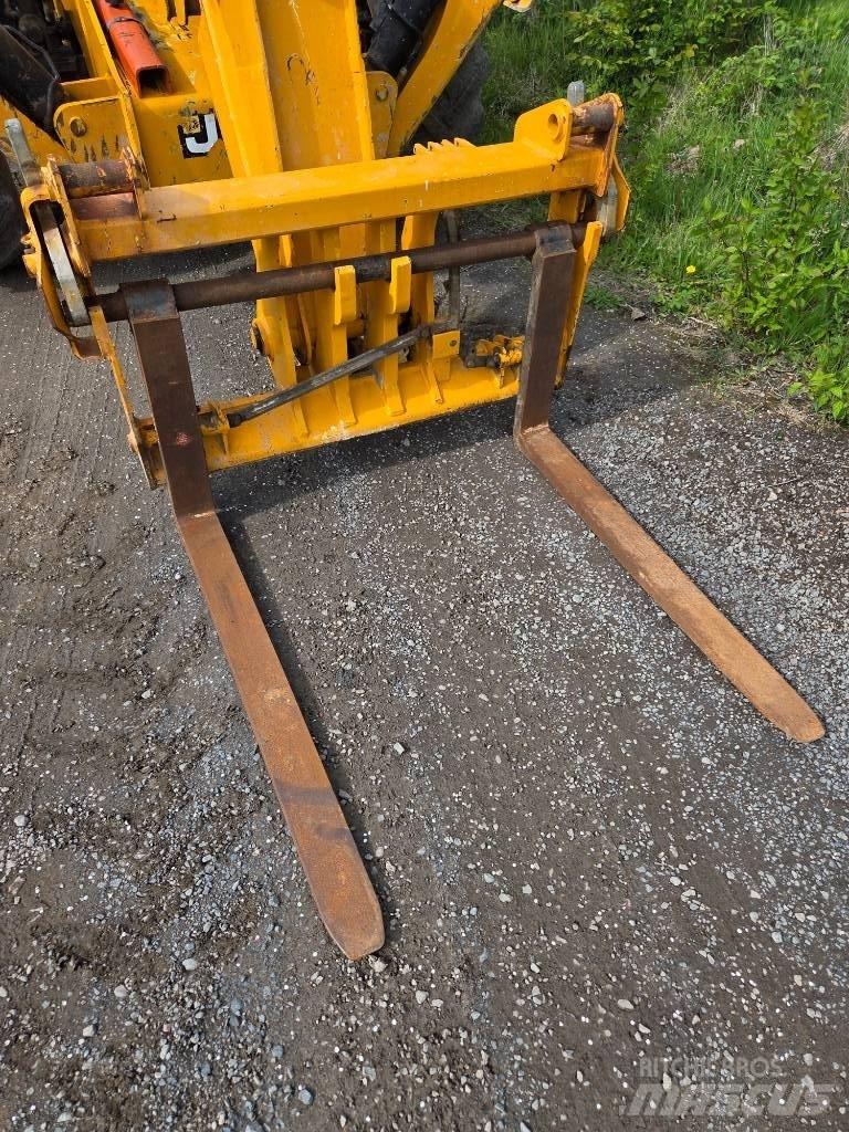 JCB 540-140 مناولات متداخلة