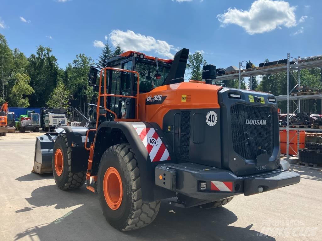 Doosan DL 320-7 لوادر بعجل