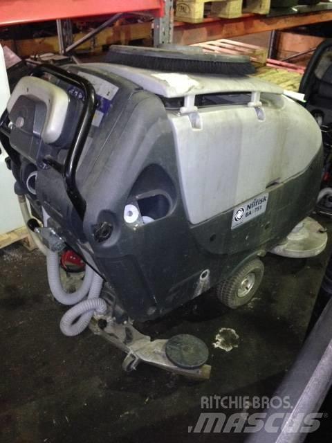 Nilfisk BA 751 مكنسة تنظيف كاسحة