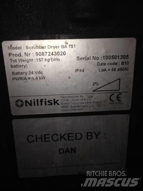 Nilfisk BA 751 مكنسة تنظيف كاسحة