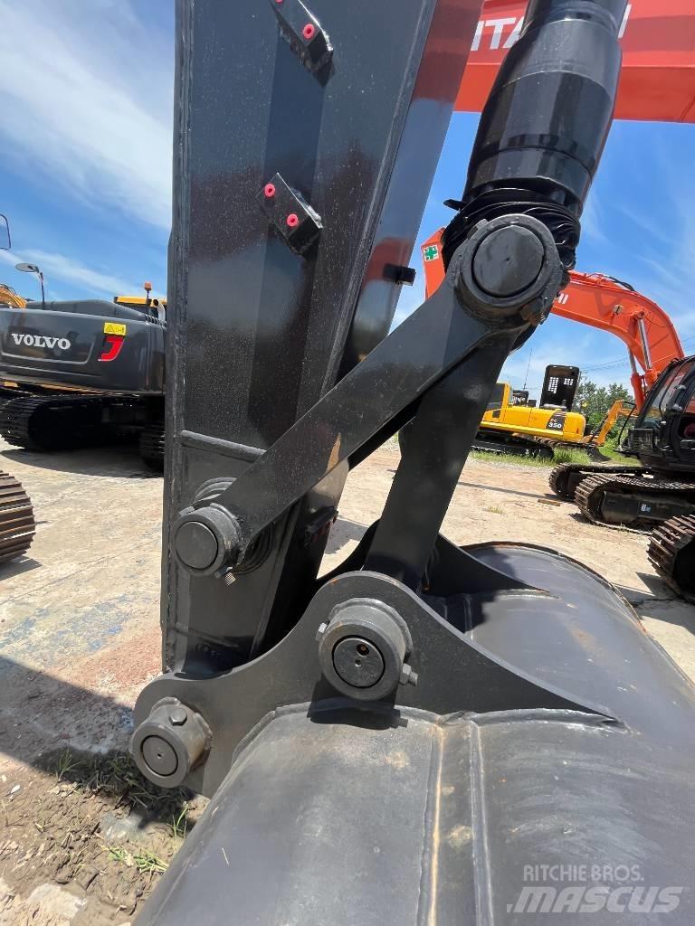 Volvo EC 140 حفارات زحافة