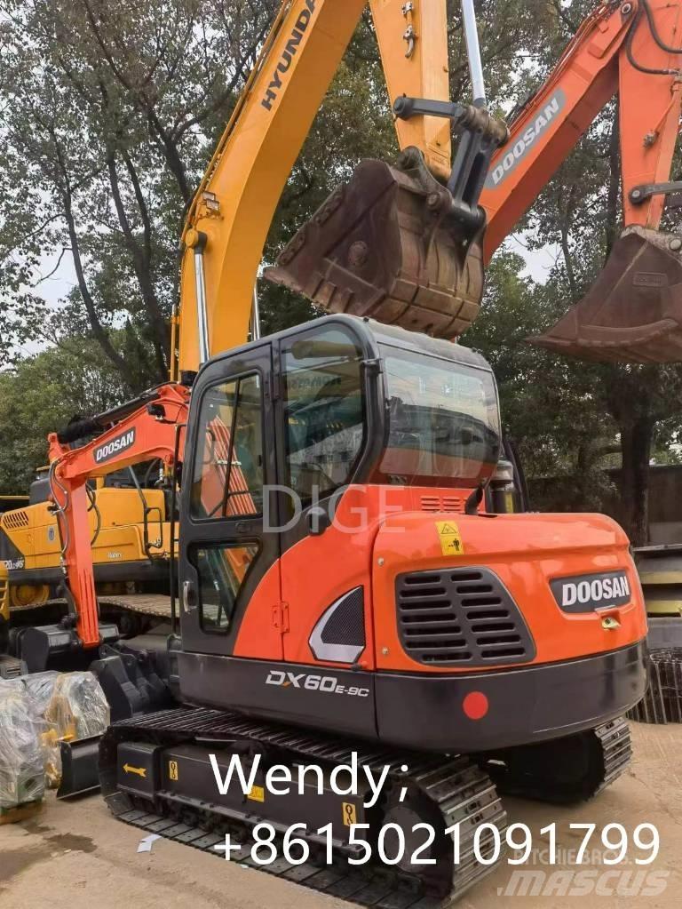 Doosan DX 60 حفارات وسط 7 طن - 12 طن