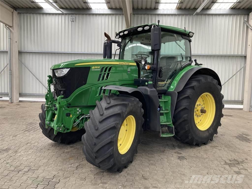 John Deere 6215R الجرارات