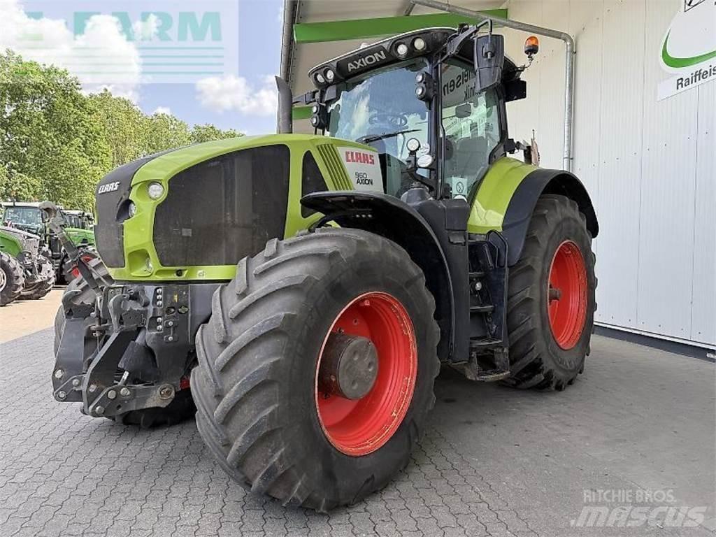 CLAAS axion 960 الجرارات