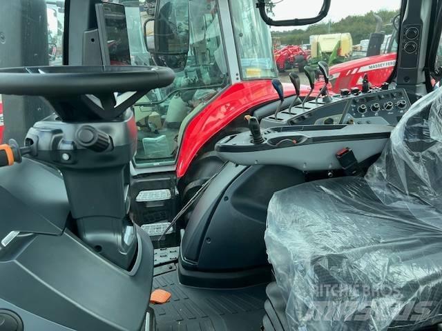 Valtra T215A الجرارات