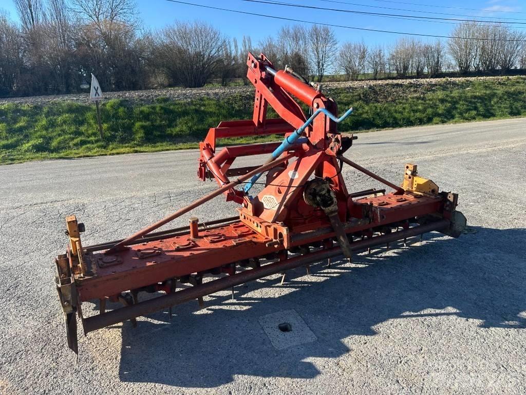 Remac M325 الكاسحات وقلابات التربة ذات المحركات