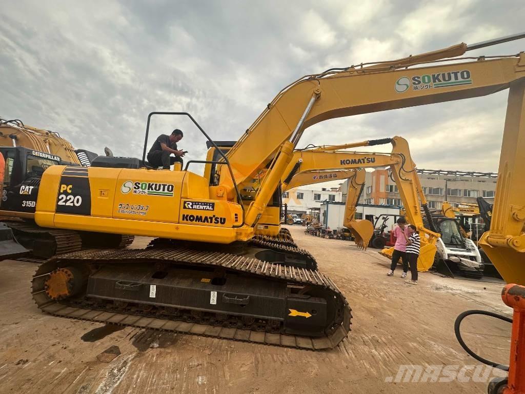 Komatsu PC 220-8 حفارات زحافة