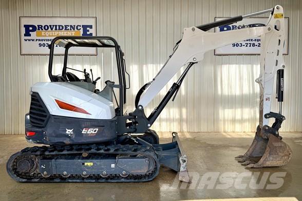 Bobcat E60 حفارات زحافة