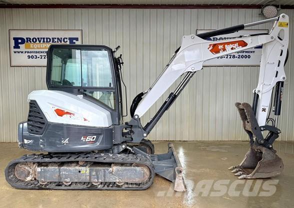Bobcat E60 حفارات زحافة