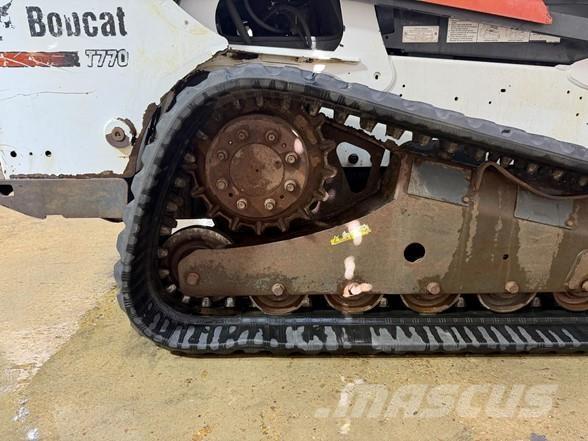 Bobcat T770 لوادر انزلاقية التوجيه
