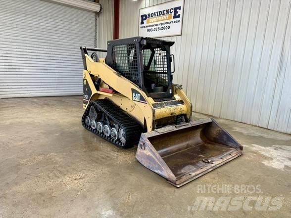 CAT 257 لوادر انزلاقية التوجيه