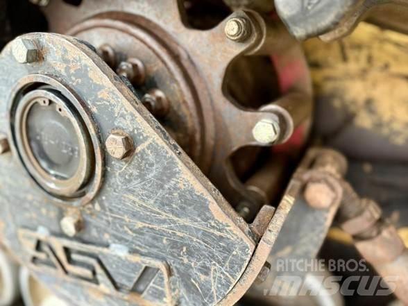 CAT 257 لوادر انزلاقية التوجيه