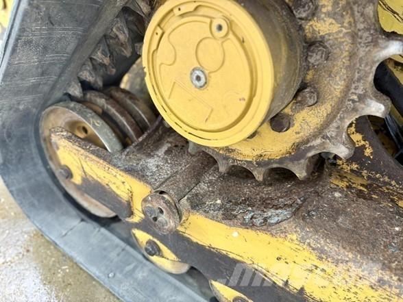 CAT 289D لوادر انزلاقية التوجيه