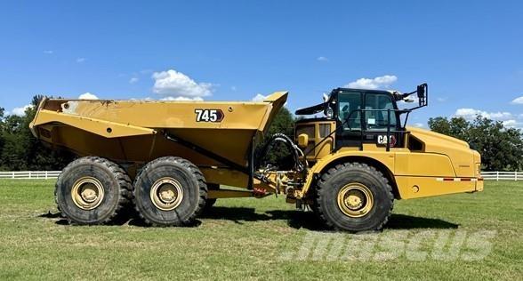 CAT 745 ساحبات مفصلية